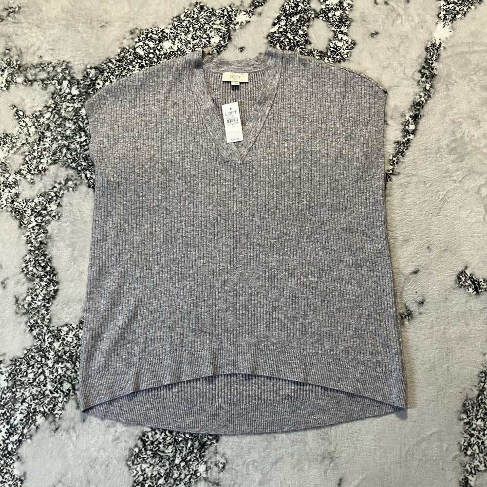 Loft Sweater Womens Size Medium Gray Speckled V Neck‎ Sleeveless